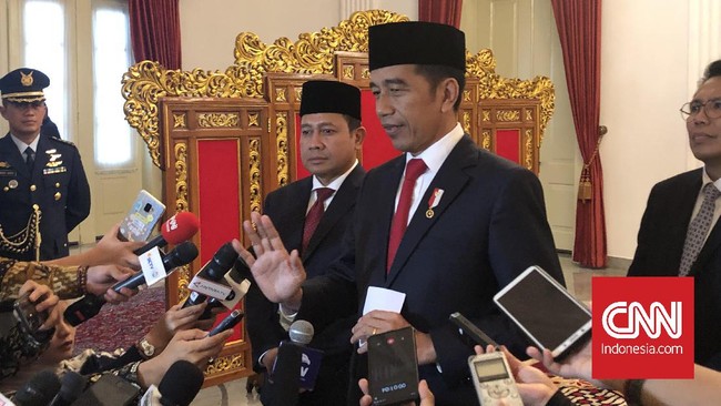 Presiden Joko Widodo berpotensi melanggar UUD 1945 jika dalam penyusunan RUU Cipta Lapangan Tenaga Kerja menyatakan PP bisa mengubah ketentuan UU.