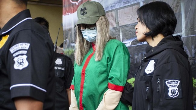 Hasil tes rambut dan darah Lucinta Luna menunjukkan positif narkoba mengandung amphetamine. Belum diketahui rentang waktu Lucinta menggunakan narkoba. 