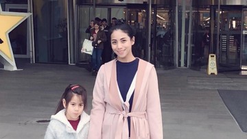 SITI KDI DIDIK ANAK DENGAN 3 BAHASA