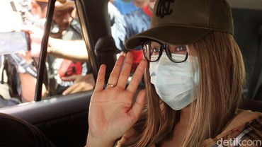 Sering Dipermalukan Teman Dekat, Lucinta Luna Pakai Obat Psikotropika