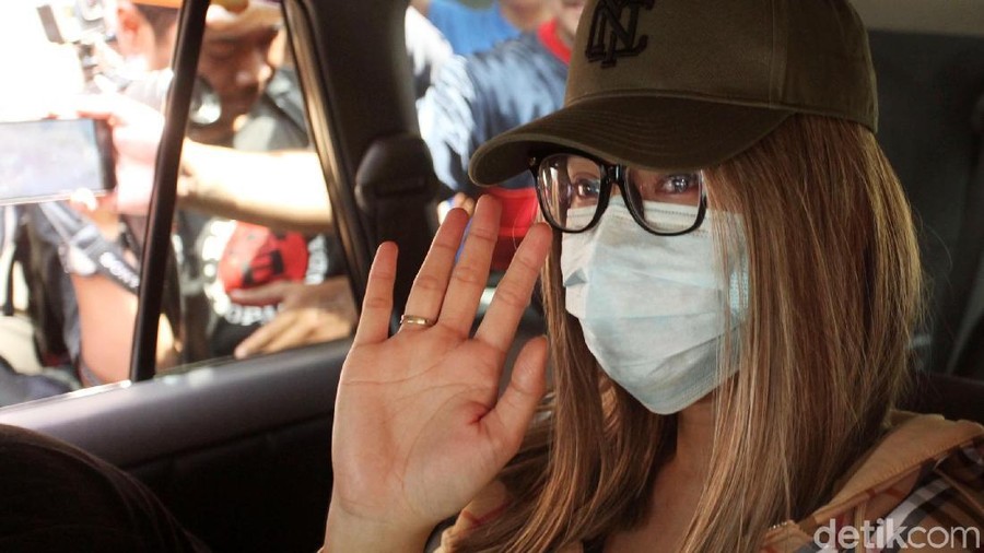Nanda Persada ungkap alasan Lucinta Luna pakai obat psikotropika.