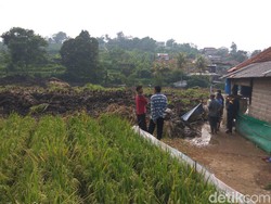 Ini Diduga Penyebab Longsor di Pinggir Tol Purbaleunyi