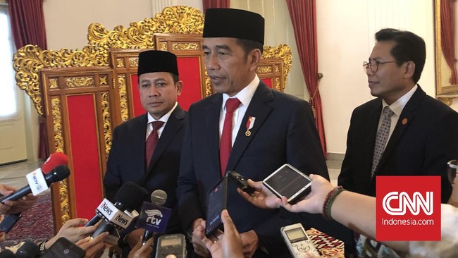Jokowi menyatakan KBRI di Tokyo terus memantau seluruh WNI, baik yang di kapal pesiar Diamond Princess maupun yang dirawat di rumah sakit karena positif corona.