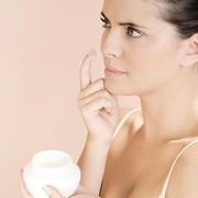 6 Produk Skincare Ampuh Untuk Mengatasi Masalah Kulit Kering