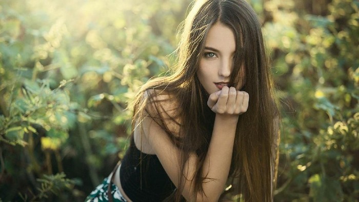 Inilah Kebiasaan yang Dilakukan Para Perempuan dengan Rambut Indah