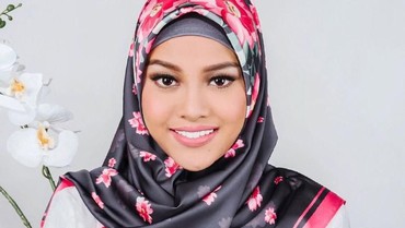 img-title Berhijab, Aurel Hermansyah Goyang Bareng Atta Halilintar