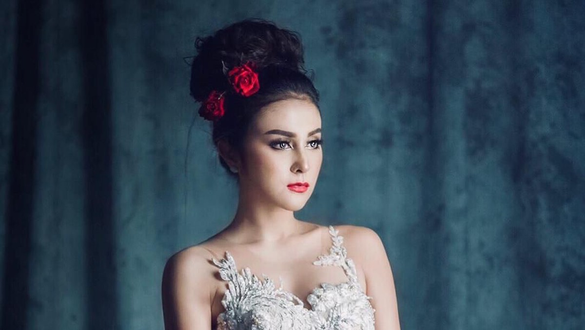 Vicy Melanie dikabarkan akan segara menikah dengan Kevin Aprilio&period; Berikut ini potret cantik Vicy saat dibalut gaun pernikahan&period;