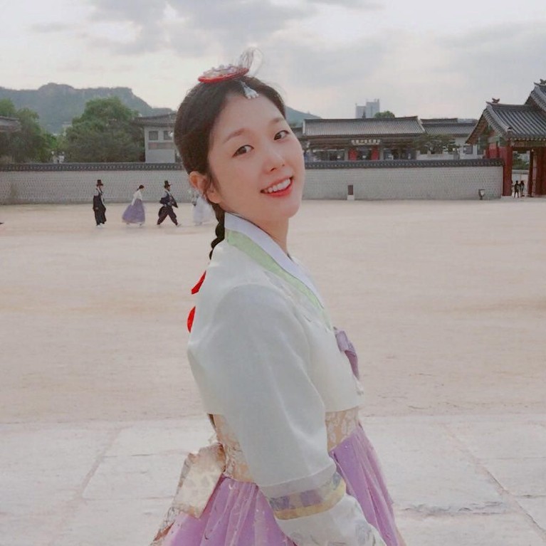 Beberapa potret cantik Go Soo Jung, salah satu aktris asal Korea Selatan meninggal dunia karena penyakit kronis yang didertianya versi Insertlive.