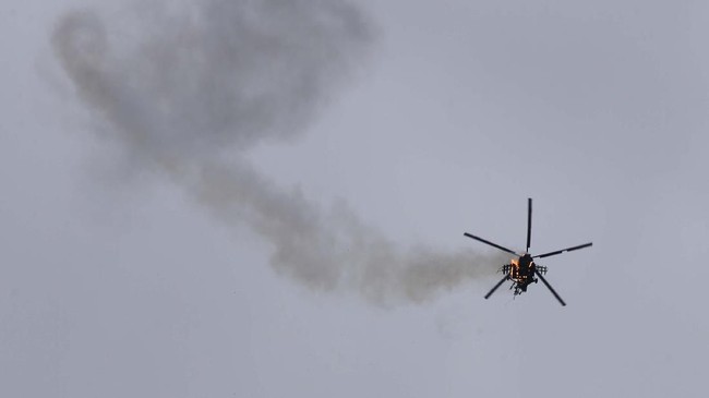 Personel militer Kolombia mengonfirmasi dua jasad korban kecelakaan helikopter telah ditemukan pada Rabu (22/7).