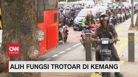 VIDEO: Sudah Cantik, Trotoar Kemang Tetap Dilewati Pemotor