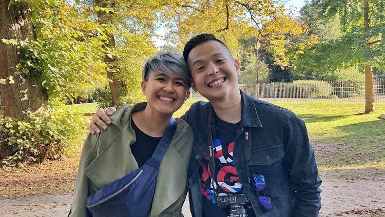 Istri Ernest Prakasa mengaku dirinya didiagnosis panic attack oleh dokter. Ia berbagi cerita tersebut di media sosial miliknya, Bun.