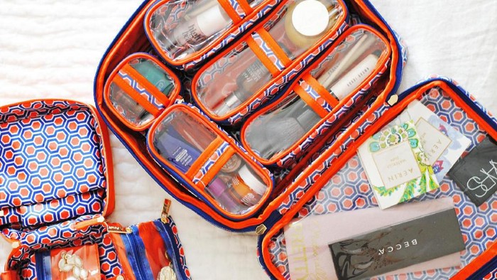 Ribet Bawa Peralatan Makeup Saat Traveling? Coba 5 Beauty Hacks ini!