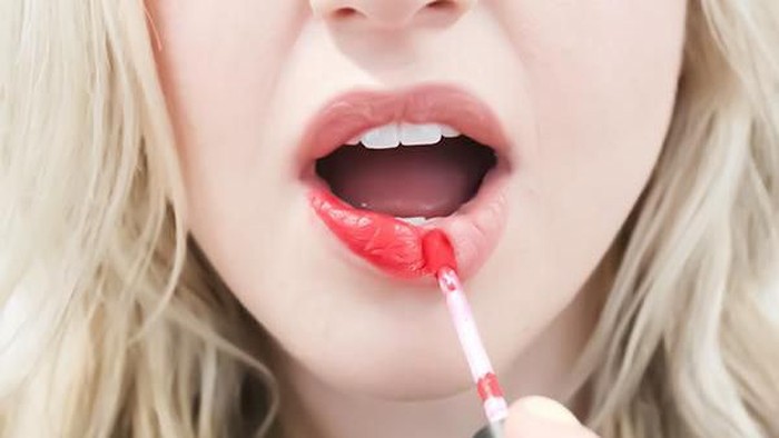 Kesalahan Pemakaian Liquid Lipstick Yang Sering Dilakukan