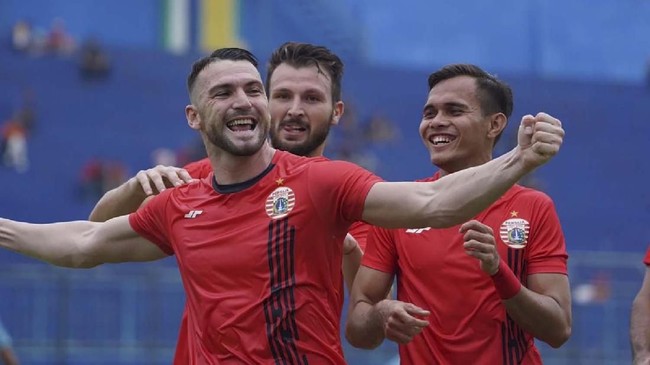 Laga Piala Gubernur Jatim 2020 antara Arema FC vs Persija Jakarta, Sabtu (15/2), bisa disaksikan melalui tayangan live streaming.