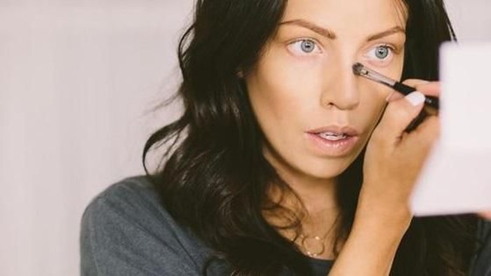 Makeup Tips Simple yang Bisa Membuat Hidungmu Terlihat Kecil dan Mancung