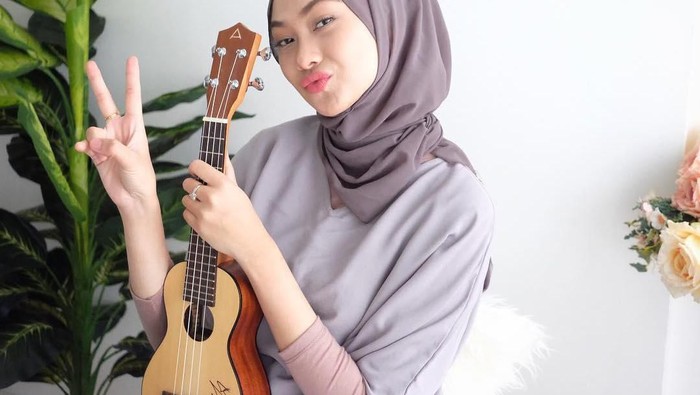 Gimana Sih Bentuk Hijab yang Cocok untuk Pipi Tembam dan Lebar? Gimana Sih Bentuk Hijab yang Cocok untuk Pipi Tembam dan Lebar?