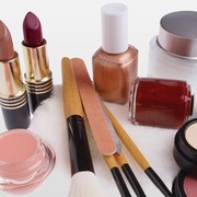 Yuk, Kenali Usia Produk Makeup yang Kamu Gunakan
