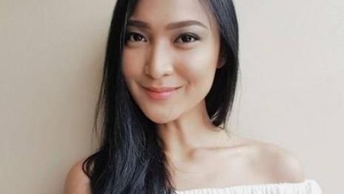 Staying Fit All Day Long Is Not Impossible! Tiru Rahasia Sehatnya Model ala Juwita Rahmawati