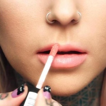 5 Lipstick Drugstore dengan Warna Nude Terbaik!