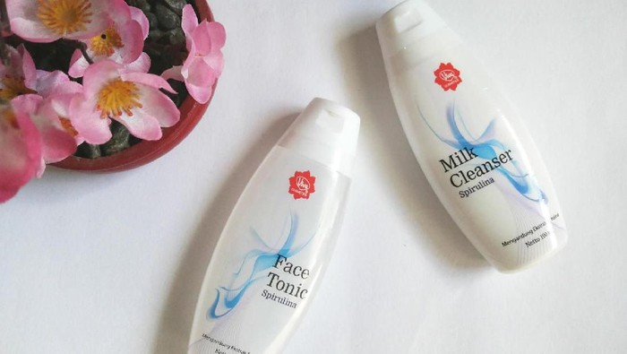 Ladies, Siapa yang Masih Pakai Viva Milk Cleanser dan Viva Face Tonic? Sharing Yuk Varian Favorit Kalian... Ladies, Siapa yang Masih Pakai Viva Milk Cleanser dan Viva Face Tonic? Sharing Yuk Varian Favorit Kalian...