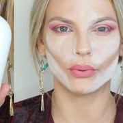 Ternyata Memakai Bedak Sebelum Foundation Bisa Membuat Makeup Lebih Awet! Gak Percaya? Begini Triknya!