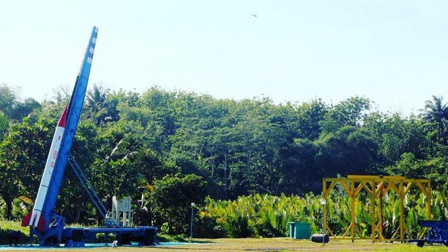 Iran sudah memiliki beberapa proyek untuk mengorbit di luar angkasa, LAPAN pun menyebut Indonesia punya proyek roket dan rudal.