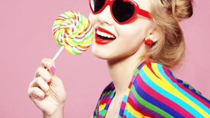 Rekomendasi Warna Makeup yang Sesuai dengan Outfit Cerah