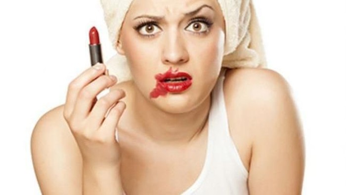 Kebiasaan Makeup yang Salah & Cara Memperbaikinya (Bagian 1)