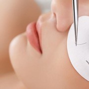 Eyelash extension itu aman enggak ya ladies?