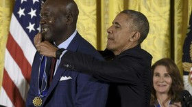 FOTO: Michael Jordan Menikmati Masa Pensiun