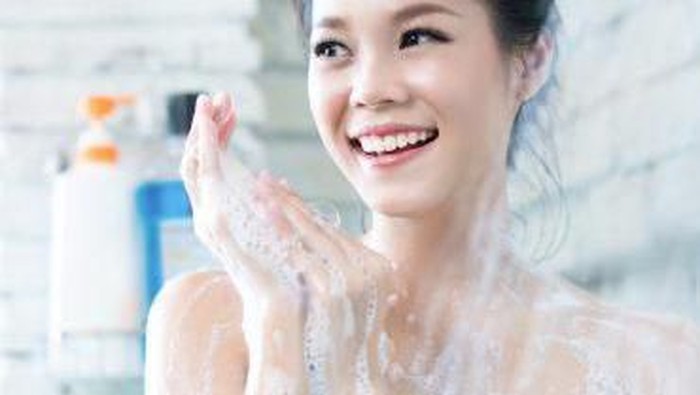 Opss, Kesalahan yang Dilakukan Saat Keramas Ini Bisa Bikin Rambut Rusak, Lho! Opss, Kesalahan yang Dilakukan Saat Keramas Ini Bisa Bikin Rambut Rusak, Lho!