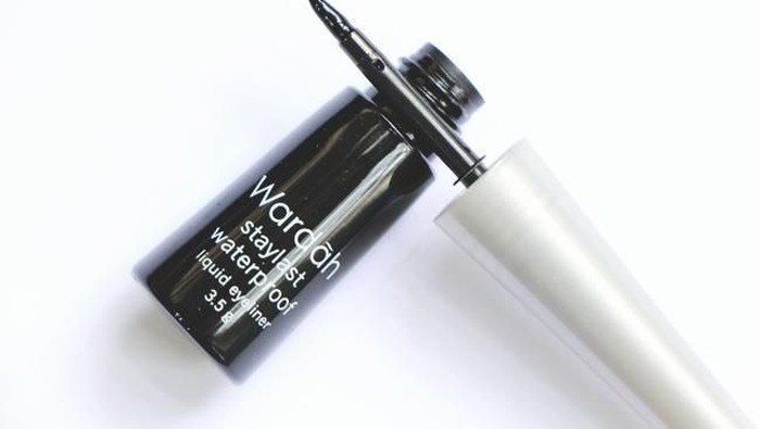 Wardah EyeXpert Staylast Liquid Eyeliner, untuk Riasan Mata yang Tajam