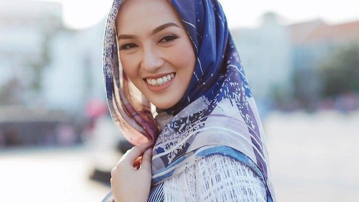 #BeautynesianShare Lucu dan Trendinya Hijab Voal, Ini Trik Stylingnya Supaya Gak Kelihatan Lebay #BeautynesianShare Lucu dan Trendinya Hijab Voal, Ini Trik Stylingnya Supaya Gak Kelihatan Lebay