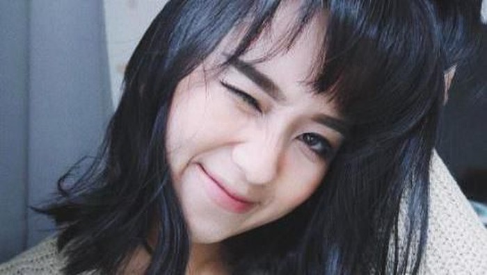 Ada yang suka enggak sih pakai maskara bulu mata bawah? Ada yang suka enggak sih pakai maskara bulu mata bawah?