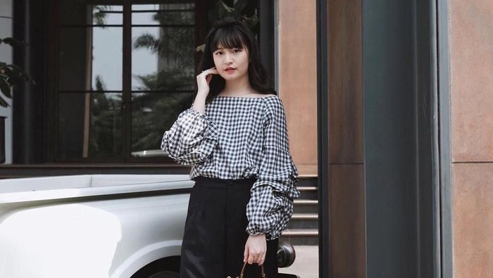 Cari Atasan Murah Dibawah 200k Hingga 100K? Cek 4 Rekomendasi Tempat Belanja Baju Hits Ini!