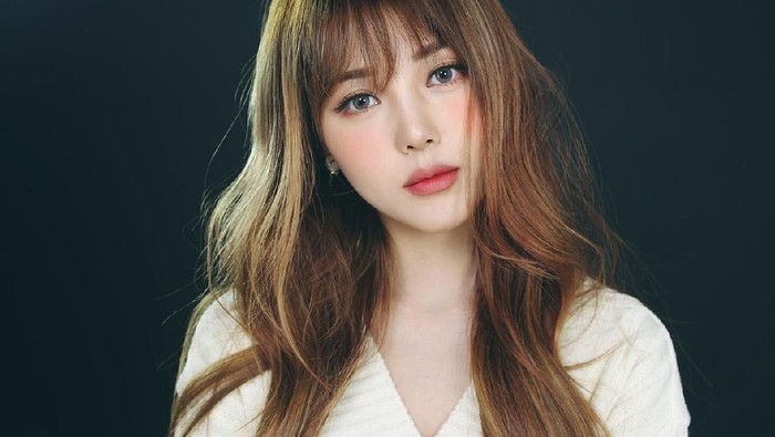 Bukan Cuma Tutorial, Ini Lho Tips dan Trik dalam Memilih Make Up Natural Ala Wanita Korea!