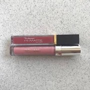 Lipcream Wardah VS Purbasari, Lebih Awet Mana?
