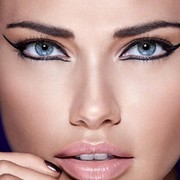 Eyeliner Pen Ultra Tipis untuk Makeup Mata Tajam dan Rapi