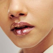 Tren Lip Cream Metalik Makin Hits, Ini Dia Sejumlah Produk Lokal yang Bisa Kamu Coba