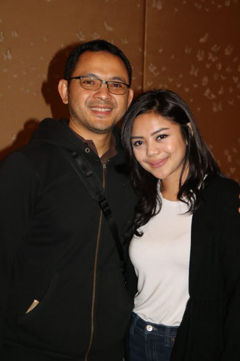 Kemesraan Putra Tutut Soeharto dan Pramugari Cantik SQ Jelang Nikah Putra Tutut Soeharto akan menikahi kekasihnya. Kemarin (12/2) keduanya terlihat sedang melakukan gladi resik untuk acara pernikahan mereka di Hotel Mulia.