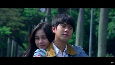 img-title Film 'Milea: Suara dari Dilan', Upacara Menyambut Hari Penuh Rindu