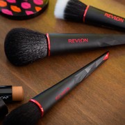 Koleksi Brush Drugstore Paling Stylish ini Didesain oleh BMW