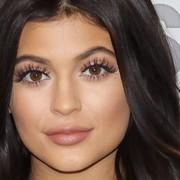 Ladies, bagaimana ya caranya punya bibir tebal alami tanpa harus operasi ataupun filler?