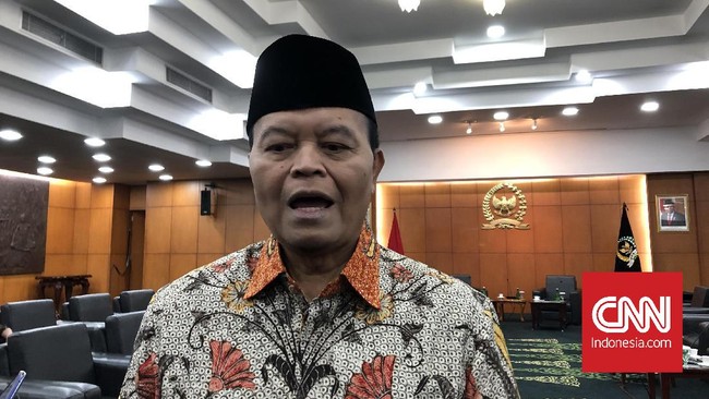 PKS mendorong agar Keppres IKN diserahkan kepada Prabowo Subianto saat menjabat sebagai presiden, bukan ditandatangani saat ini di masa Presiden Jokowi.