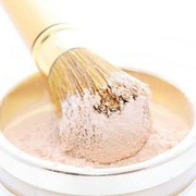 Tampil Flawless Tapi Tetap Natural Menggunakan Bedak Tabur? Begini Tipsnya!