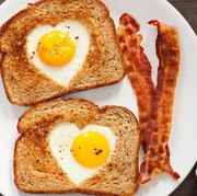 Bener Gak Sih Kalau Keseringan Makan Telur, Bisa Bikin Jerawatan dan Bisul??