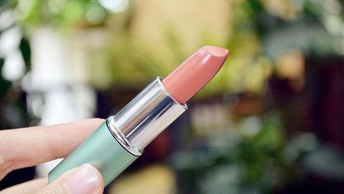 Buat Kamu Si Pemilik Kulit Sawo Matang! Ini Warna Lipstik Wardah yang Cocok Untukmu Buat Kamu Si Pemilik Kulit Sawo Matang! Ini Warna Lipstik Wardah yang Cocok Untukmu