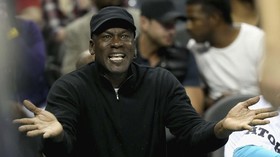 Sejarah Julur Lidah Sakti Michael Jordan
