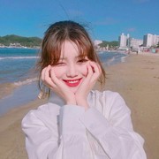 Hah masa sih ladies? Kalau terlalu sering senyum bikin cepat keriput?