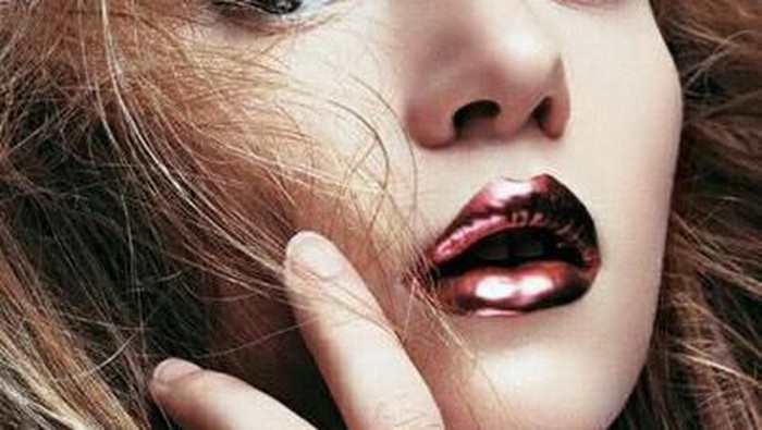 Cara Menghilangkan Dark Circle dengan Concealer yang Benar Agar Terlihat Natural